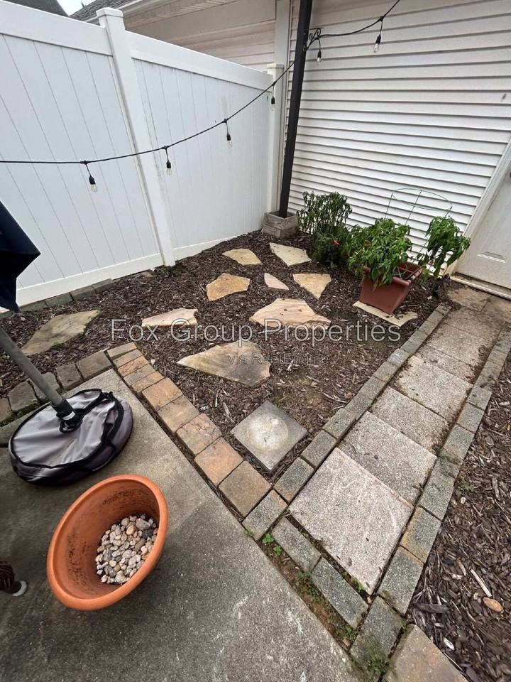 246 Welton Way - Photo 2 of 4