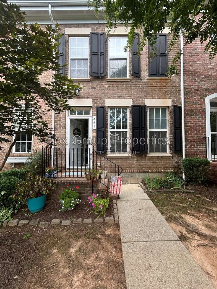 246 Welton Way - Photo 4 of 4