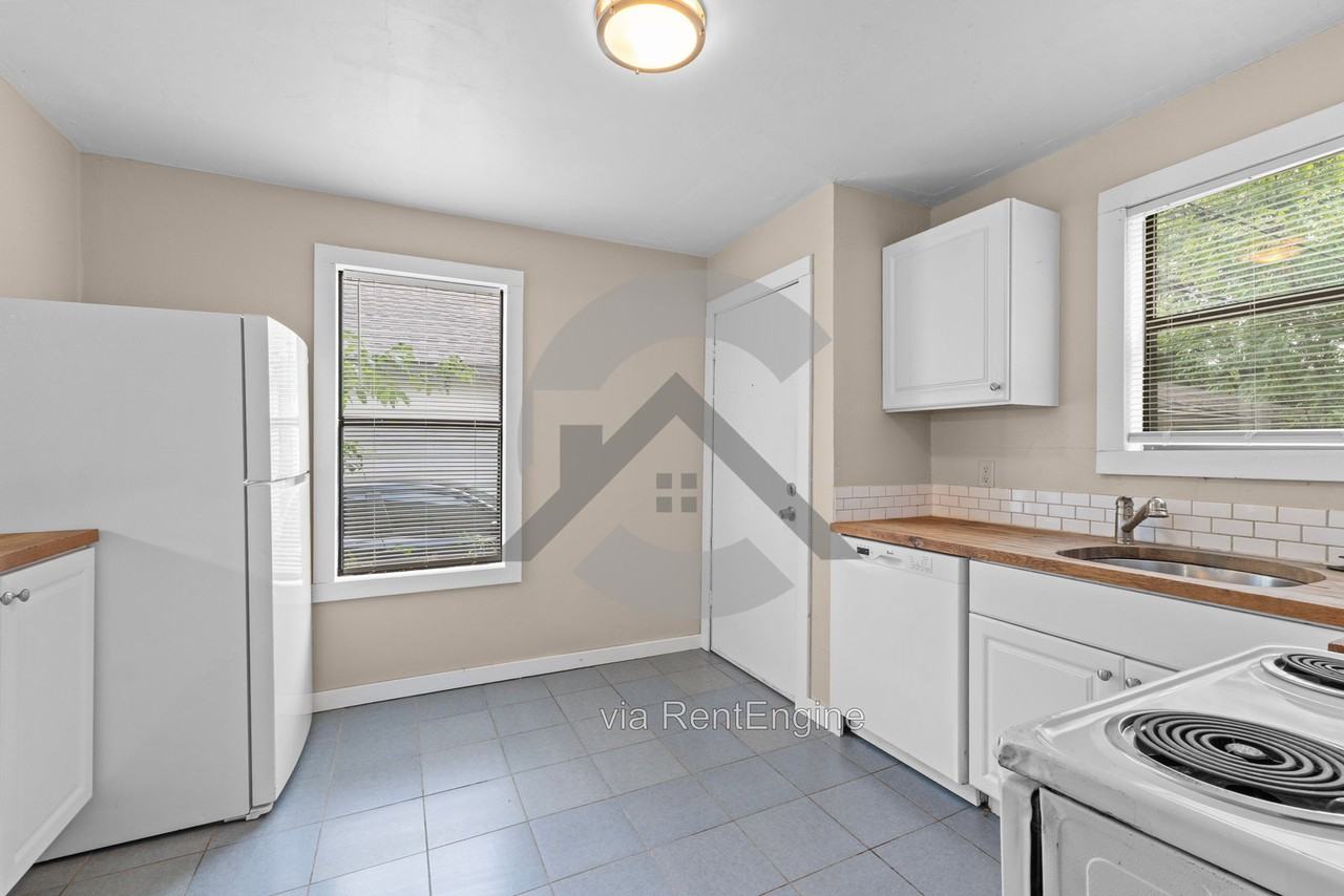 324 Mitchell St - Photo 5 of 11