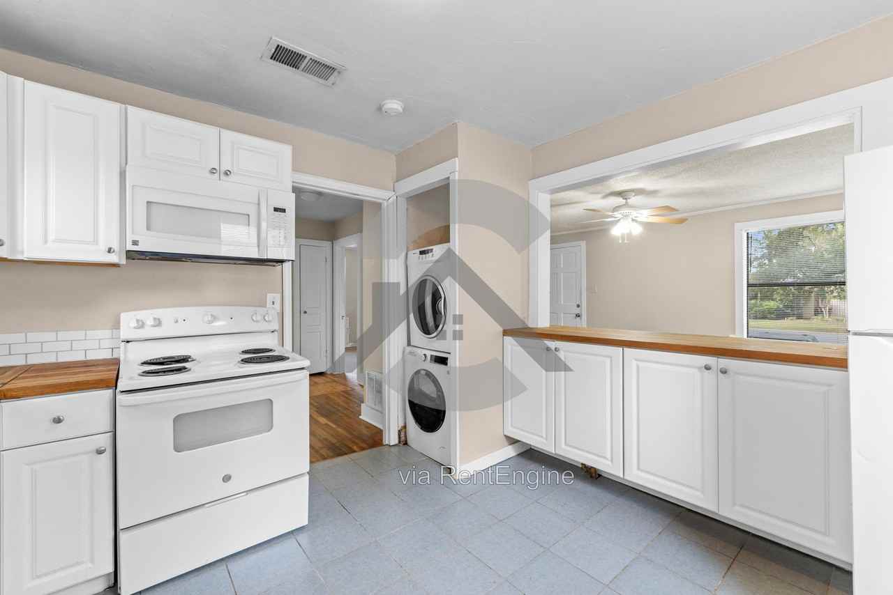 324 Mitchell St - Photo 6 of 11