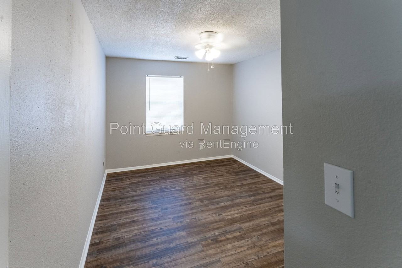 1430 Cambridge Pl #1430-5 - Photo 5 of 19