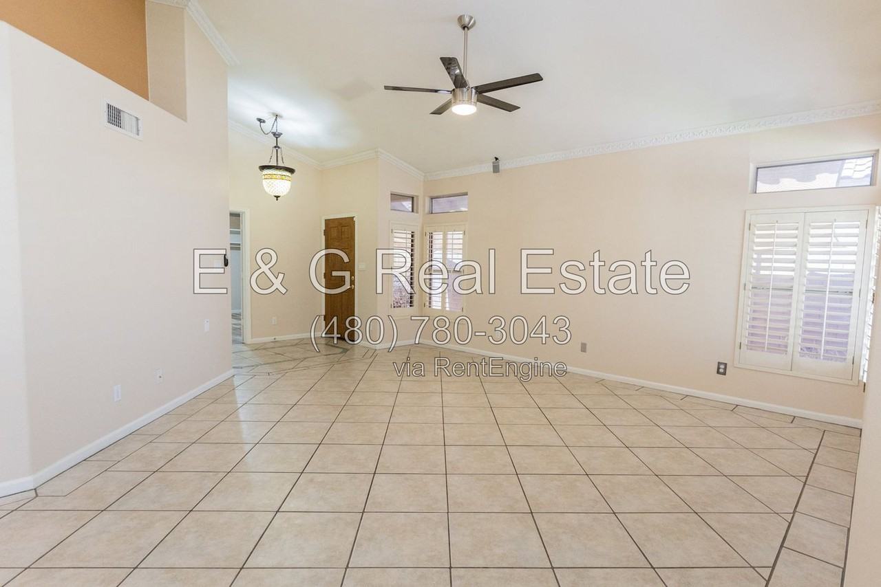 7421 S Kachina Dr - Photo 2 of 24