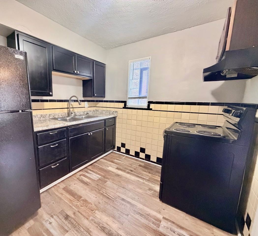 3216 Gobel Ave #1 - Photo 3 of 7
