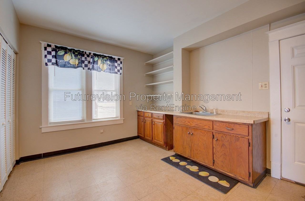 4 Irving St #1stFL - Photo 5 of 11
