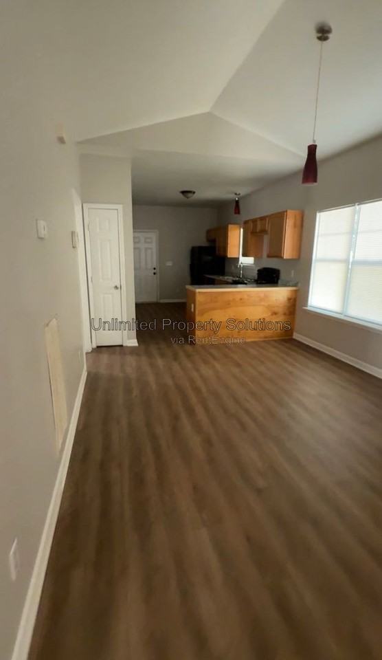 417 Clay St - Photo 7 of 25