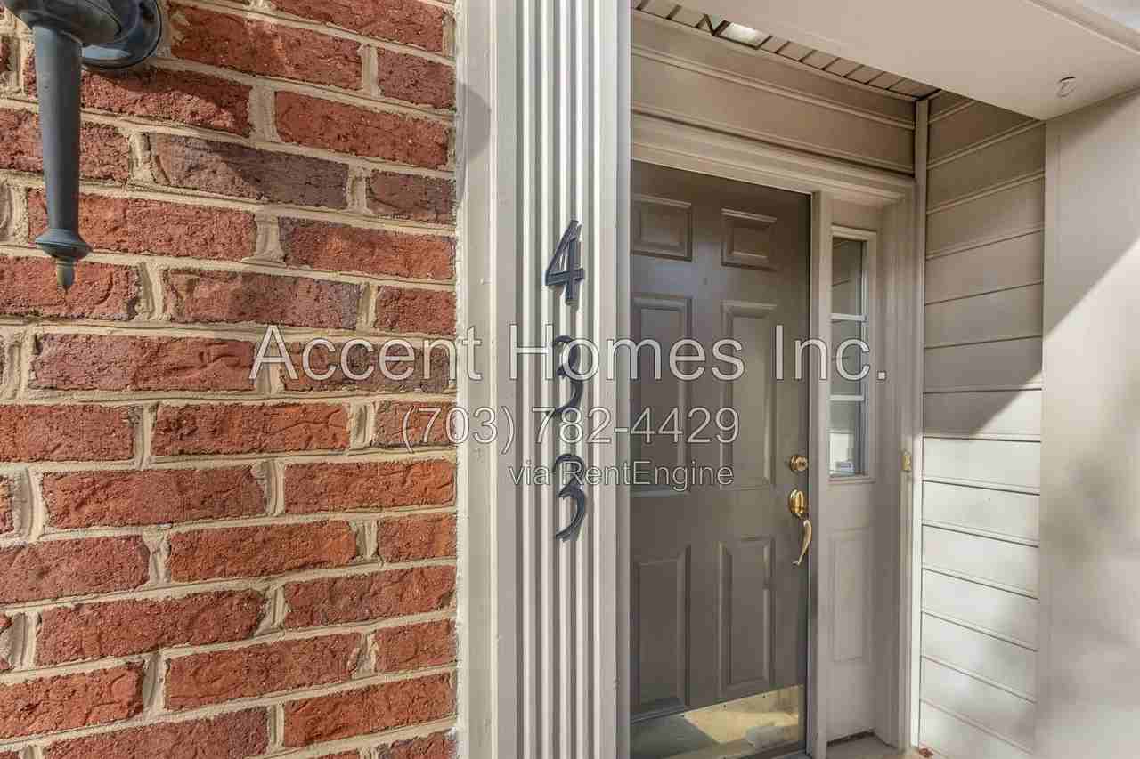 433 Stanton Pl - Photo 2 of 25