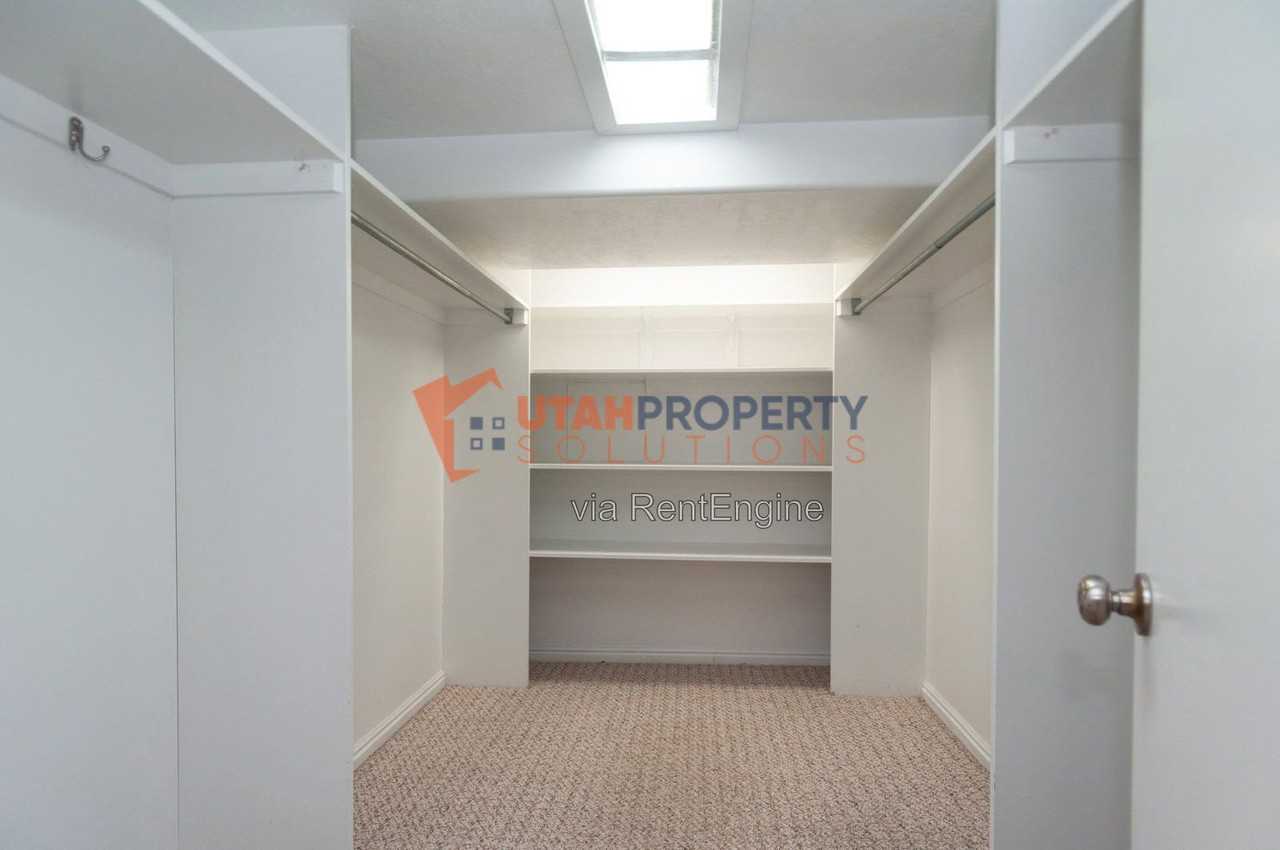 684 E 9th Ave - Photo 3 of 5