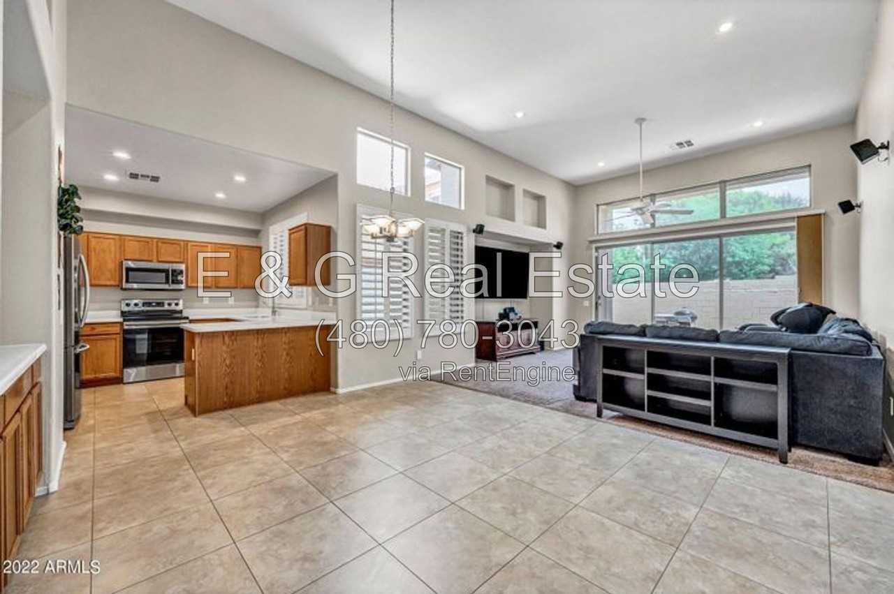 1167 N Cholla St - Photo 3 of 26