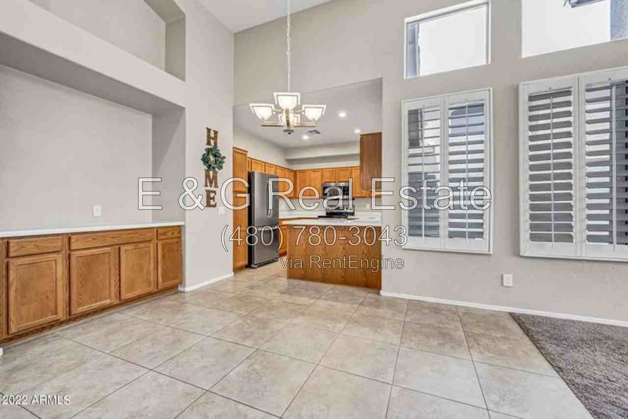 1167 N Cholla St - Photo 7 of 26