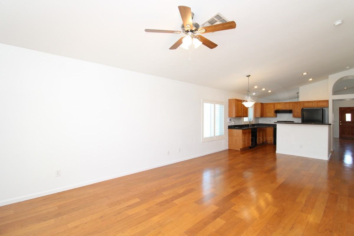 4423 W Townley Ave - Photo 5 of 20