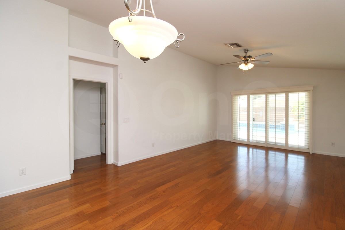 4423 W Townley Ave - Photo 6 of 20
