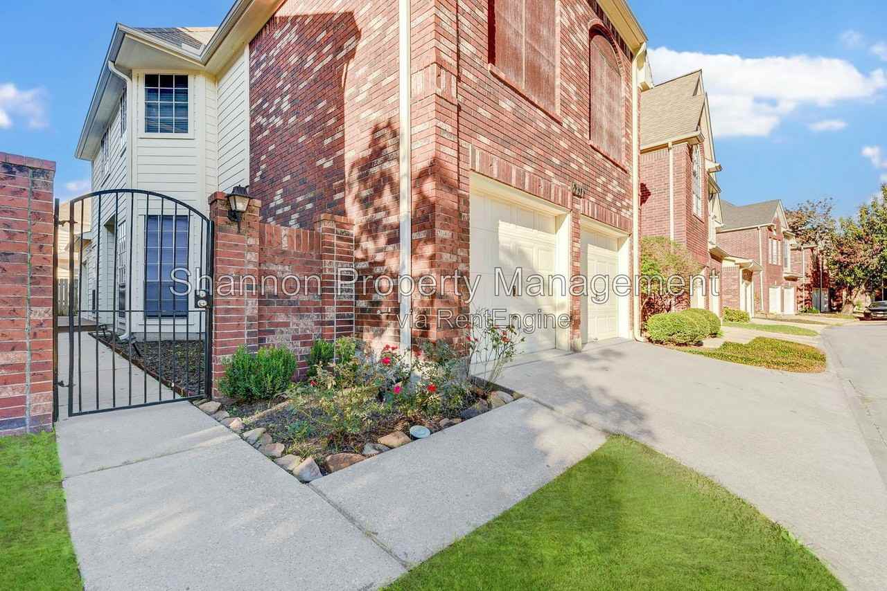 5811 White Hart Run - Photo 3 of 35