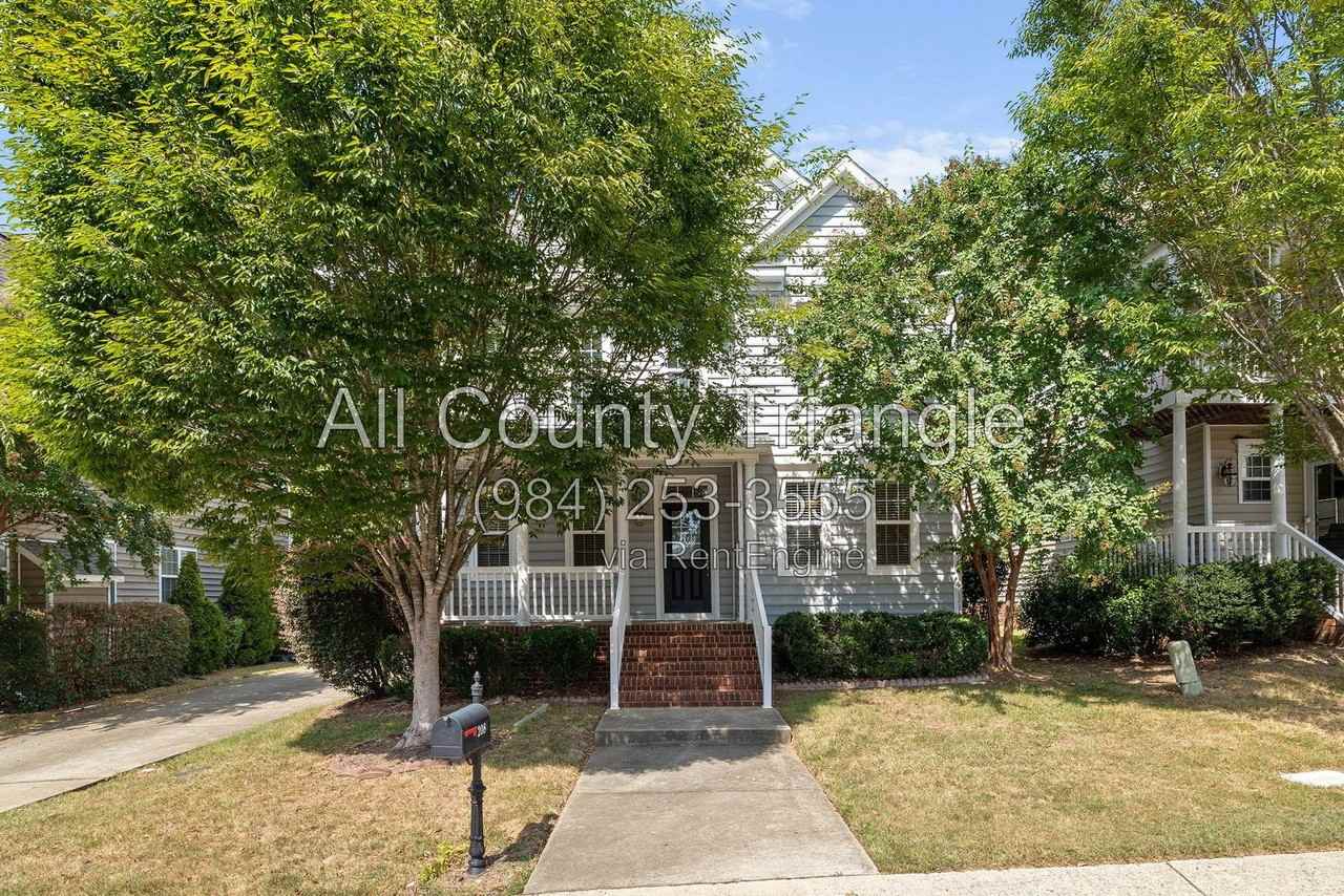 208 Butterbiggins Ln - Photo 3 of 47
