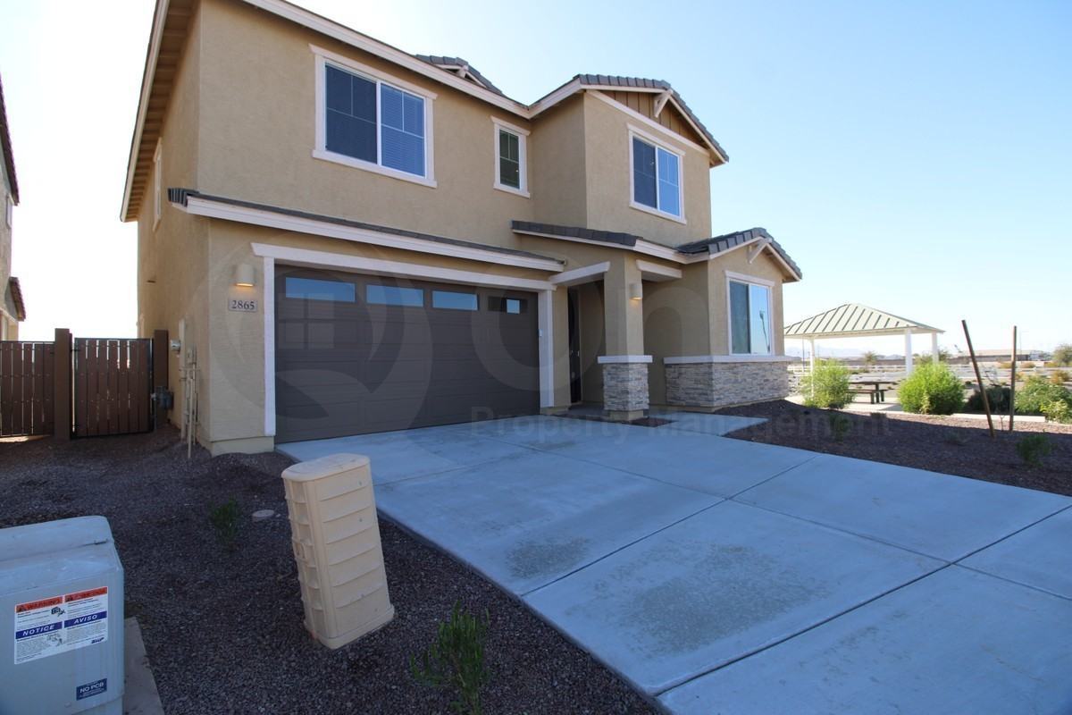 2865 E Frontiersman Ln - Photo 2 of 25