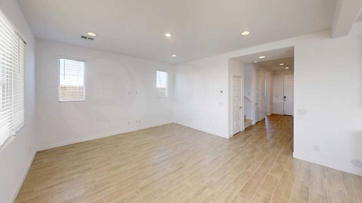 2865 E Frontiersman Ln - Photo 7 of 25