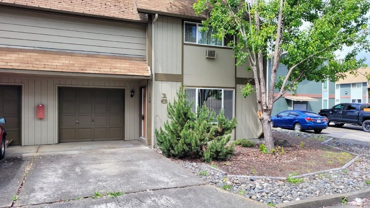 128 Atkinson Ct #16 - Photo 2 of 16