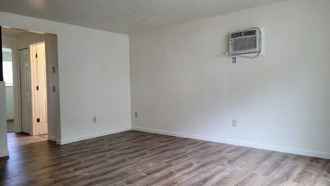 128 Atkinson Ct #16 - Photo 3 of 16