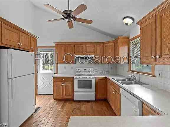 1532 Ellesmere Ave Nw - Photo 3 of 22