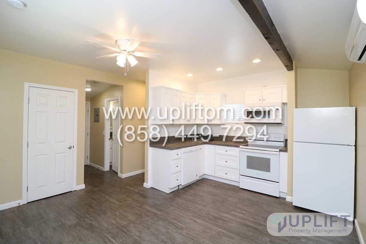 318 7th St - Photo 3 of 9