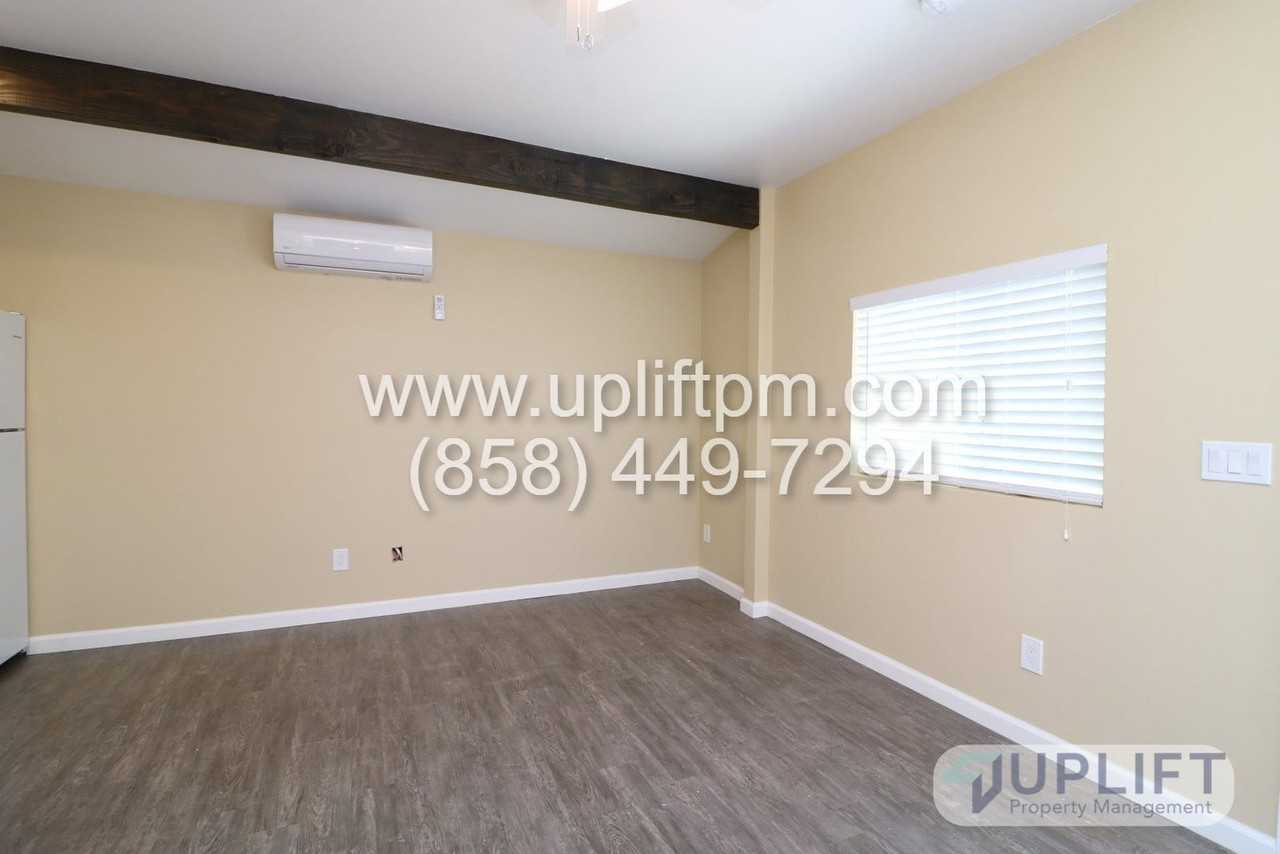 318 7th St - Photo 4 of 9
