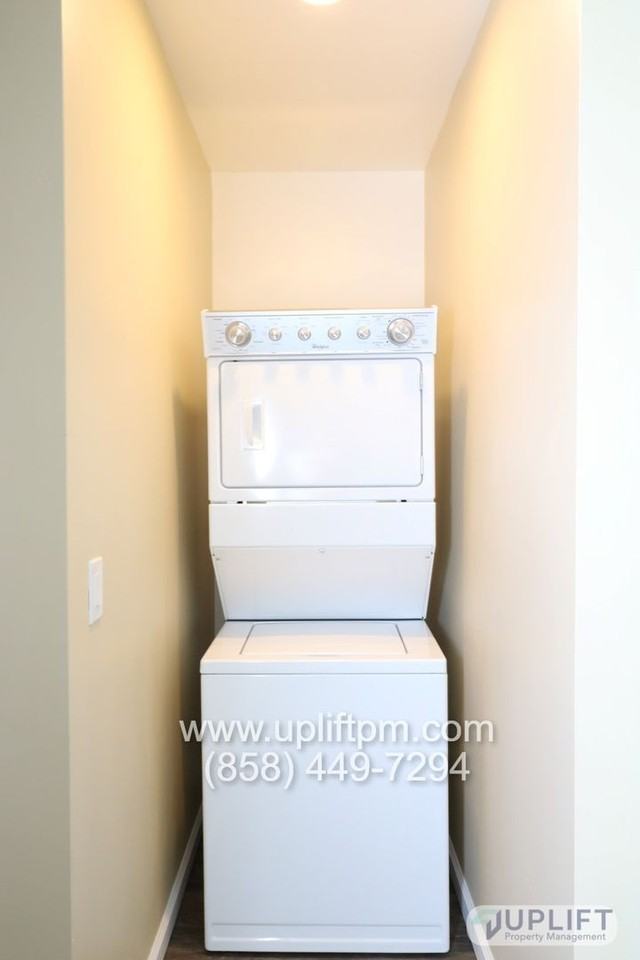 318 7th St - Photo 5 of 9