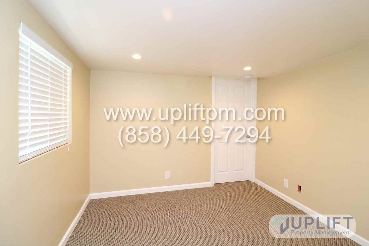 318 7th St - Photo 6 of 9
