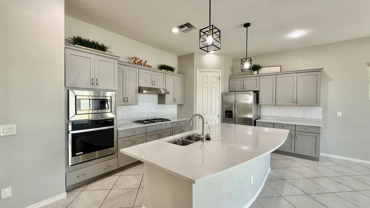927 S Soho Ln - Photo 7 of 22