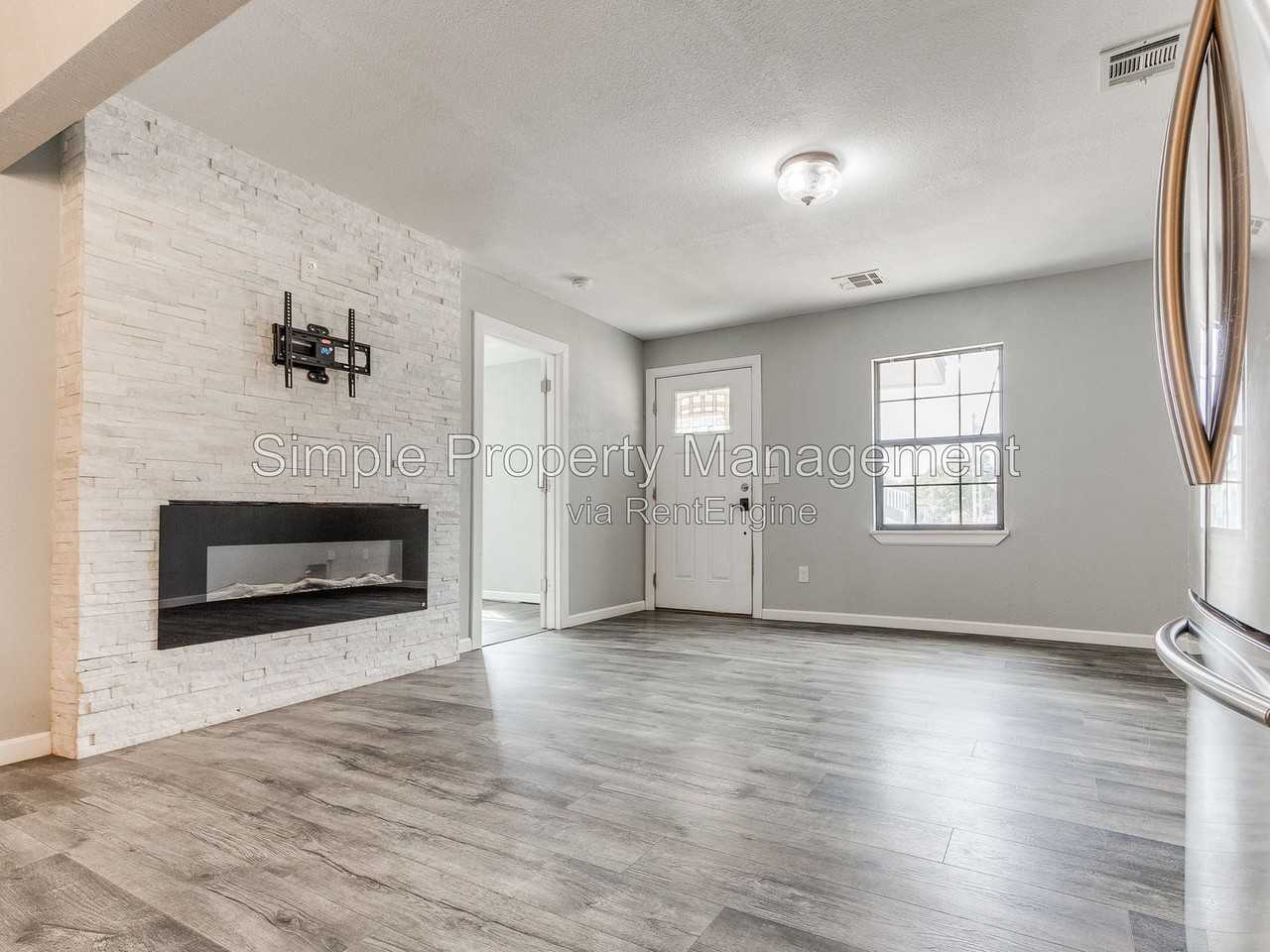 2343 Nw 20th St - Photo 2 of 27