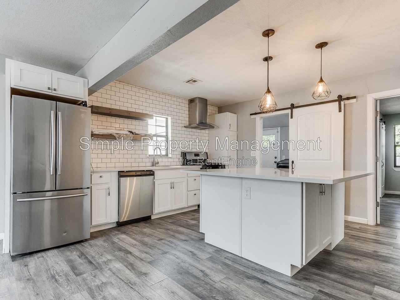 2343 Nw 20th St - Photo 6 of 27