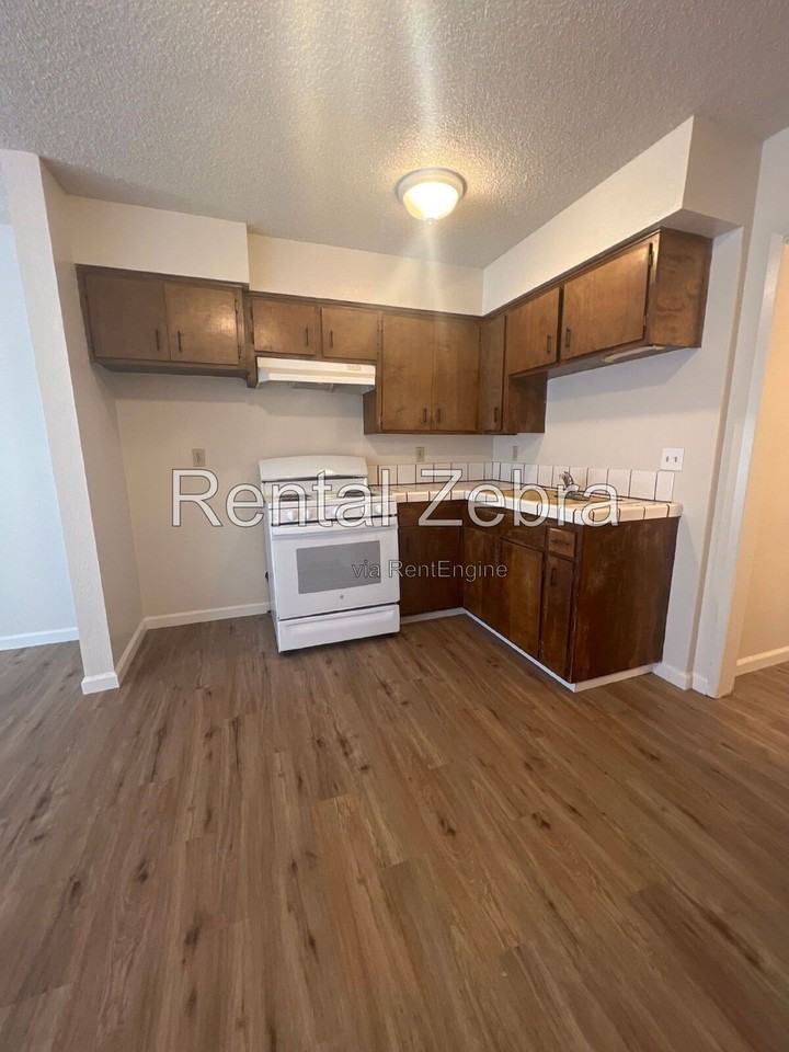 1191 Kelso St - Photo 3 of 12