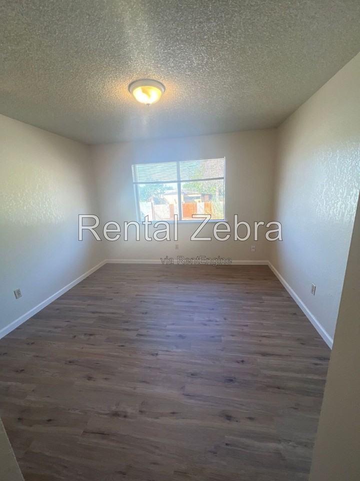 1191 Kelso St - Photo 7 of 12