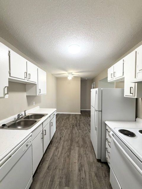 5923 Walnut Cir #F02 - Photo 2 of 14