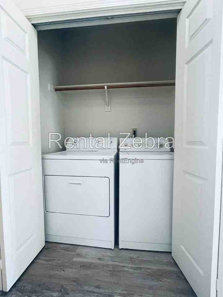 720 W 18th St - Photo 6 of 17