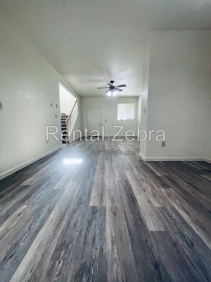 720 W 18th St - Photo 7 of 17