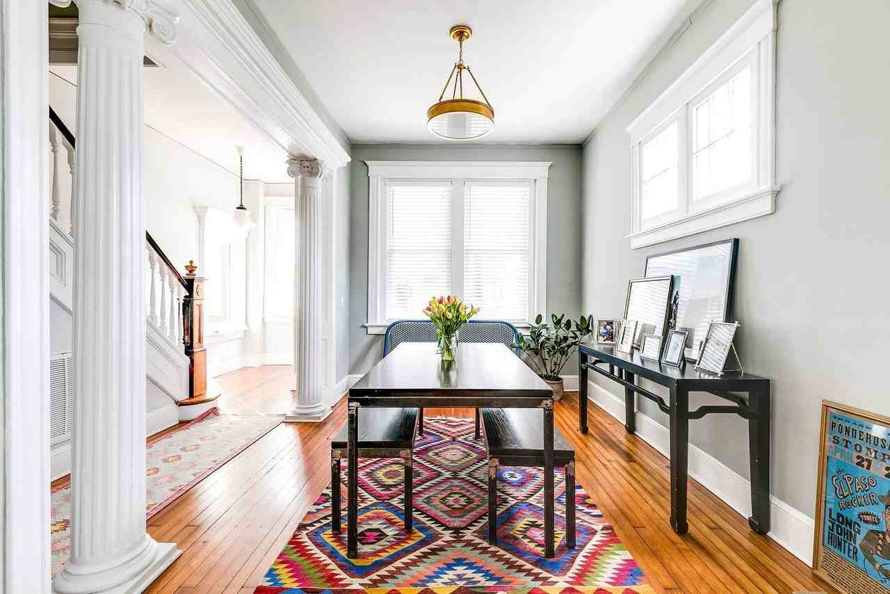 104 N Vine St - Photo 3 of 16