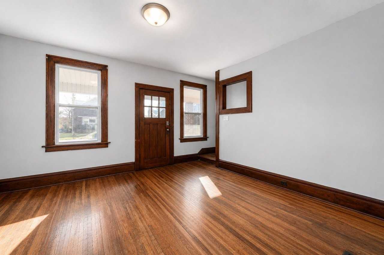 404 E Northwood Ave - Photo 3 of 17
