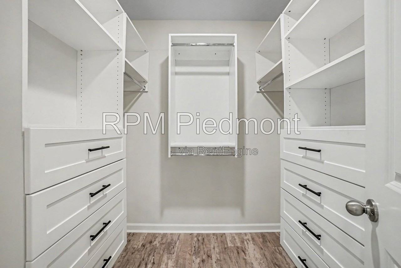 4732 Electric Ave Sw - Photo 4 of 32