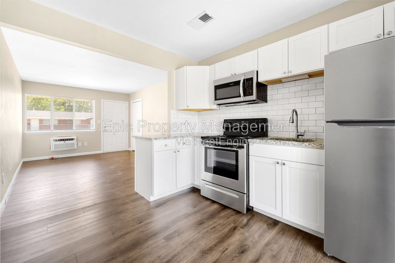 1032 Montie Rd - Photo 2 of 10