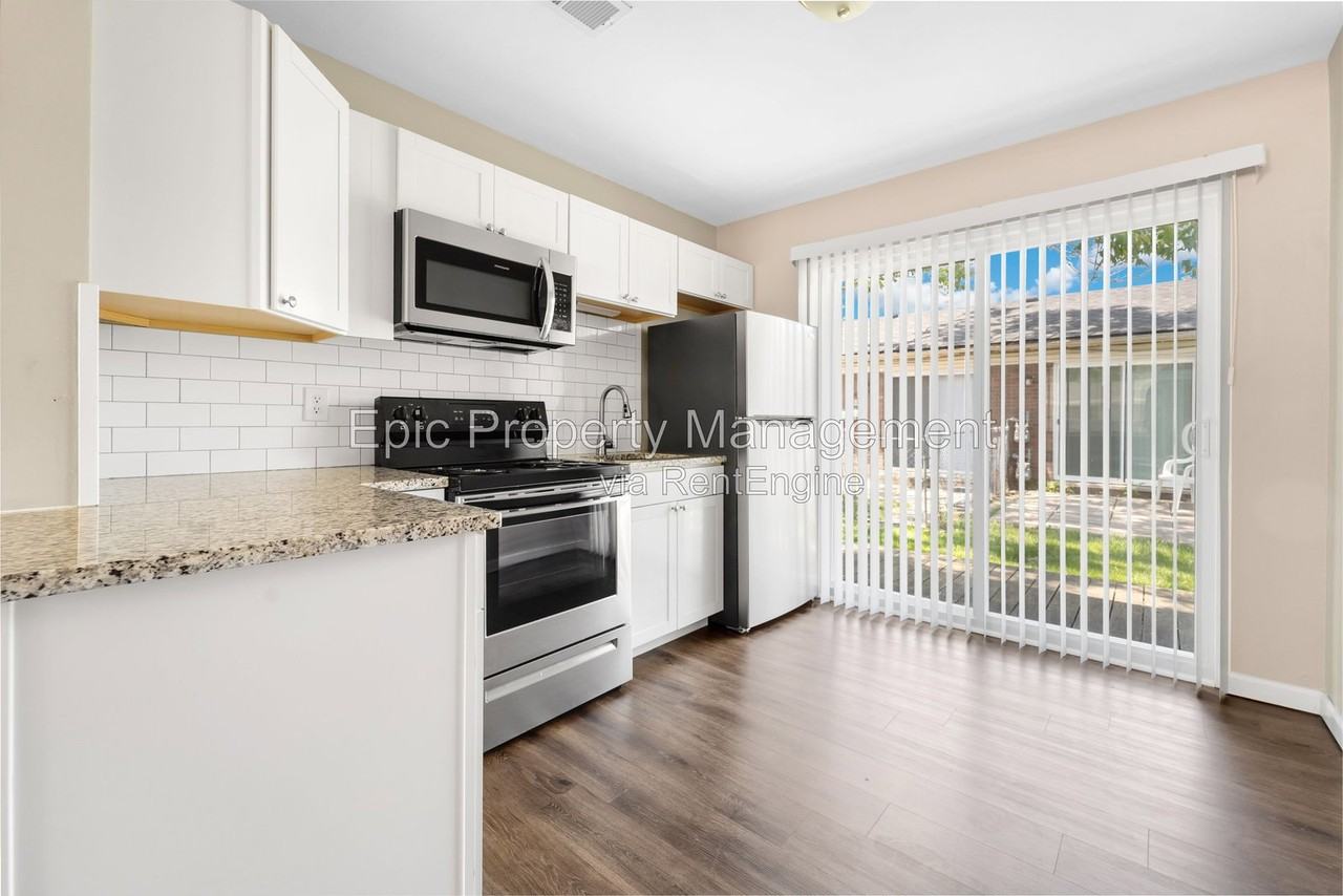1032 Montie Rd - Photo 3 of 10