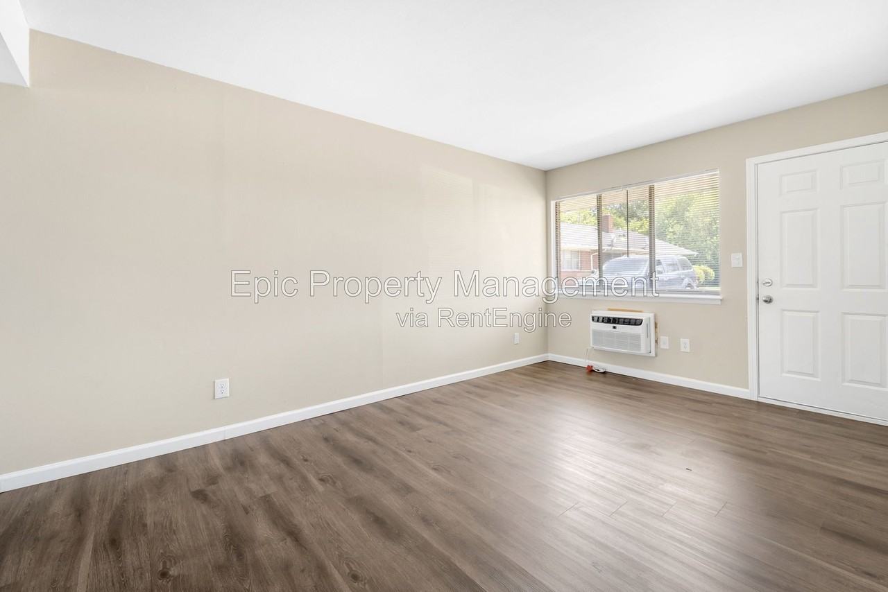 1032 Montie Rd - Photo 5 of 10