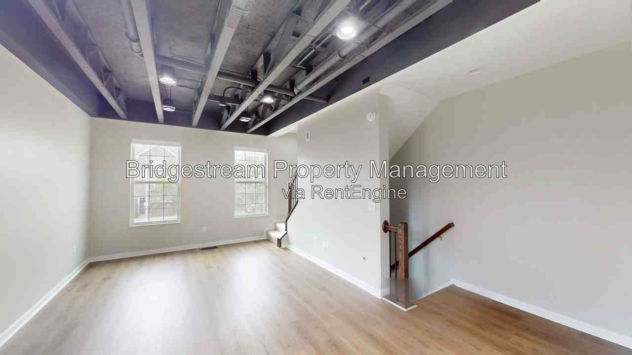 225 E 1st St - Photo 3 of 14