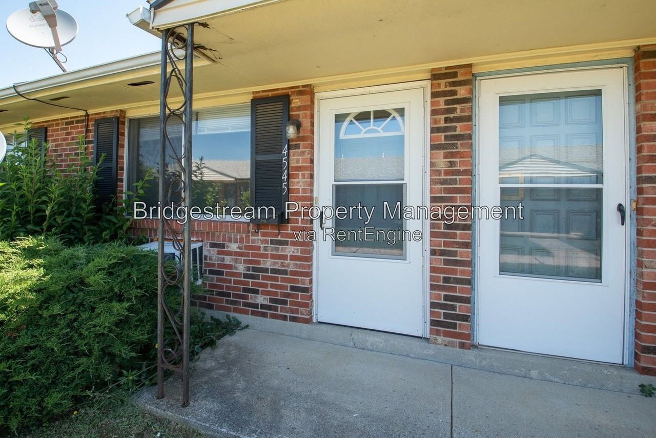 4545 Wayne Meadows Cir - Photo 2 of 12