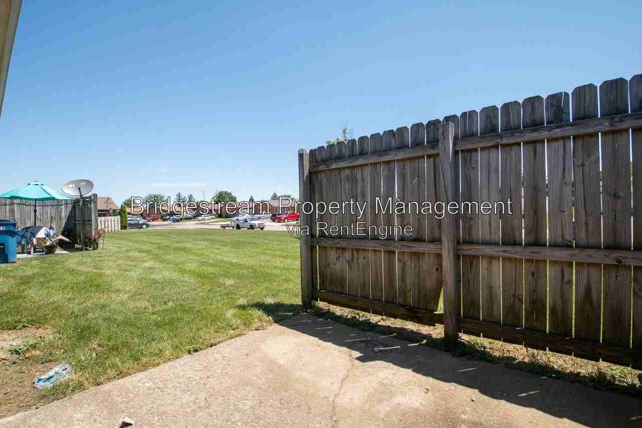 4545 Wayne Meadows Cir - Photo 5 of 12