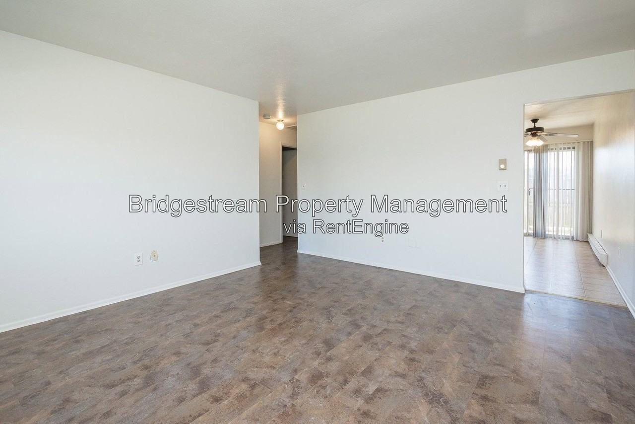 4545 Wayne Meadows Cir - Photo 6 of 12