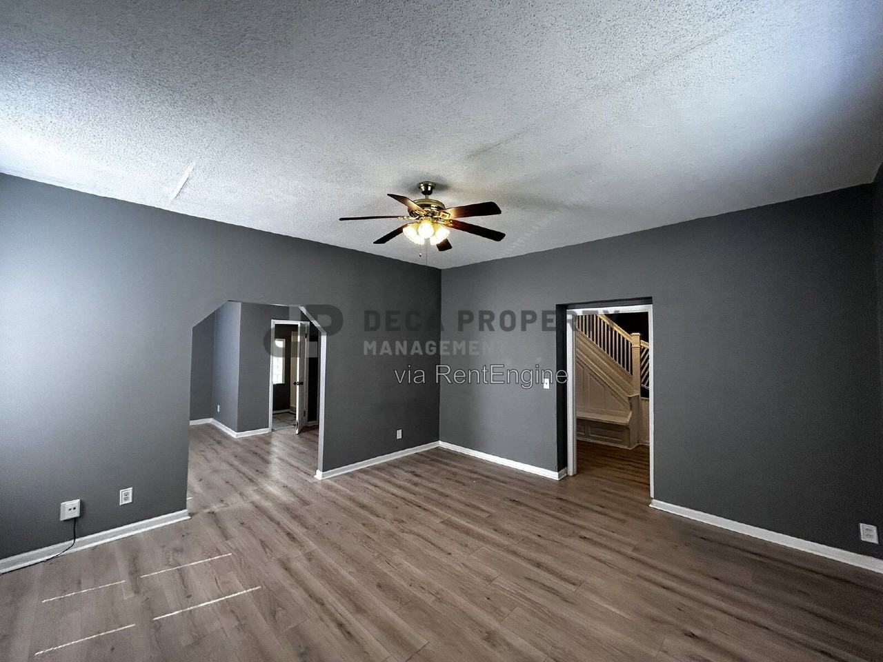 1555 Salerno Dr - Photo 4 of 23