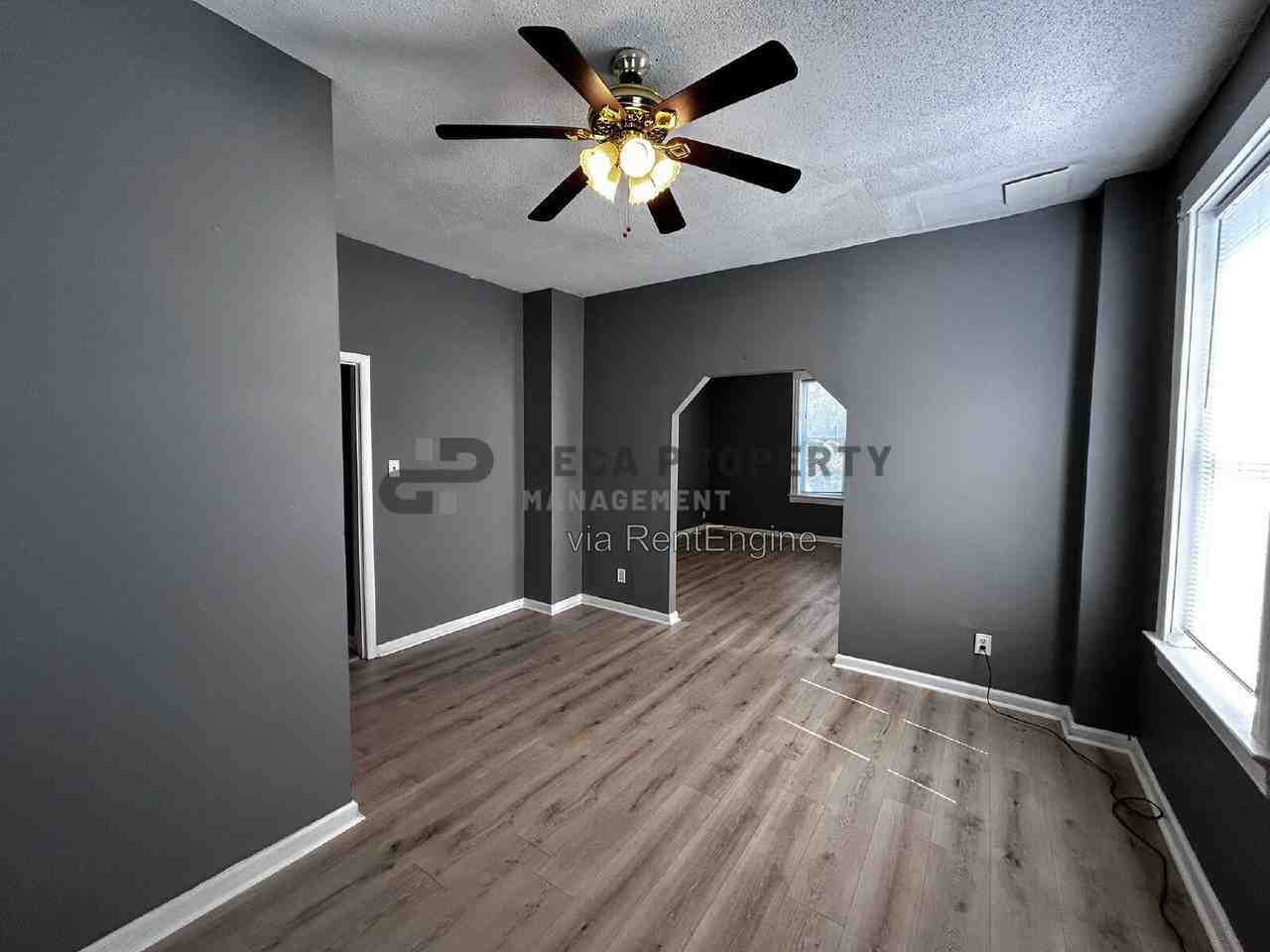 1555 Salerno Dr - Photo 6 of 23