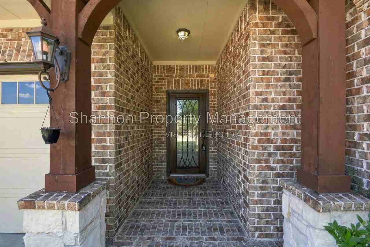 11022 Sarah Bluff Ln - Photo 5 of 45