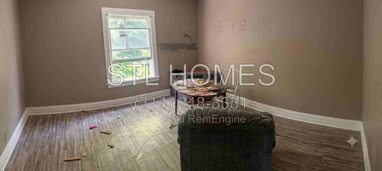 7014 Greenway Ave - Photo 2 of 11