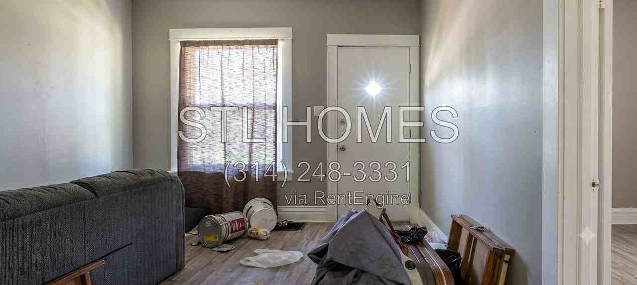 7014 Greenway Ave - Photo 4 of 11