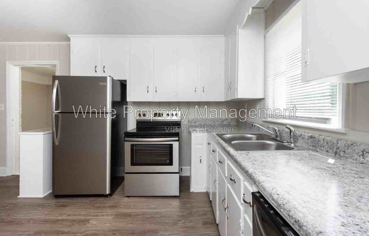 2517 Heywood Ave - Photo 5 of 30